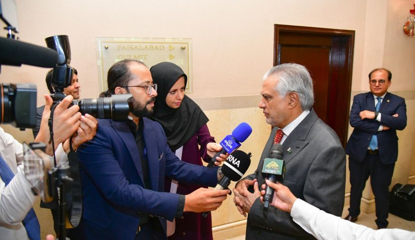 تاکید وزیر خارجه پاکستان برای برای دستیابی به تجارت ۱۰ میلیارد دلاری با ایران