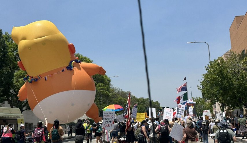 مخالفان ترامپ در لس‌آنجلس تظاهرات کردند
