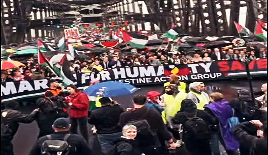 'تل ابيب' تهاجم مظاهرة حاشدة في 'سيدني' طالبت بوقف إبادة غزة 