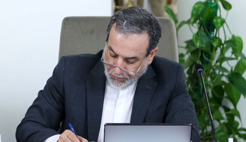 رسالة تعزية عراقجي في رحيل الأستاذ محمود فرشچیان