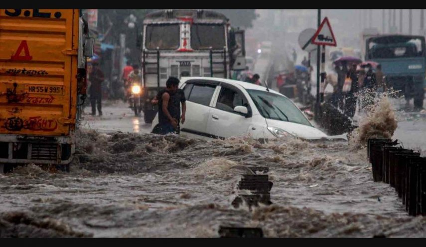 سیل در دهلی‌نو؛ افزون بر ۱۳۰ پرواز تحت تاثیر قرار گرفت
