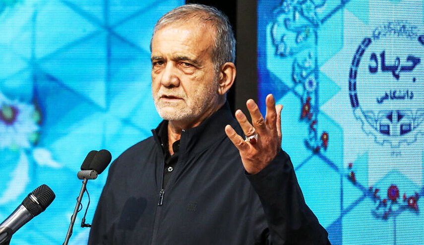 الرئيس بزشكيان: الكيان الصهيوني وداعميه لا يملكون دينا ولا رجولة ولا حرية