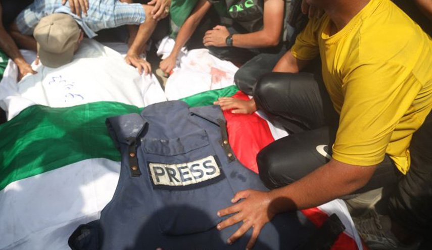 الأورومتوسطي يدعو إلى فتح تحقق في جرائم الاحتلال بحق الصحفيين