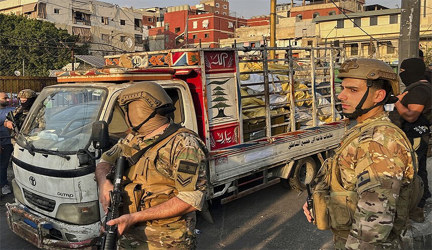 الفصائل الفلسطينية في لبنان تنفي بدء تسليم سلاح المخيمات