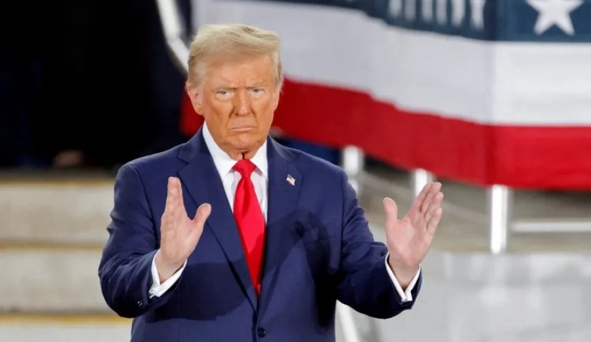 ترامب: الكثير من الأمريكيين يرغبون في دكتاتور!