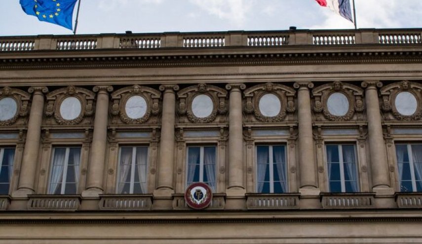 فرانسه سفیر آمریکا را احضار کرد
