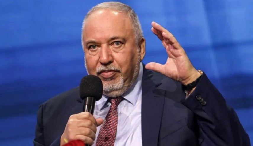 ليبرمان يدعو المعارضة لإجتماع طارئ لتشكيل حكومة بديلة عن نتنياهو