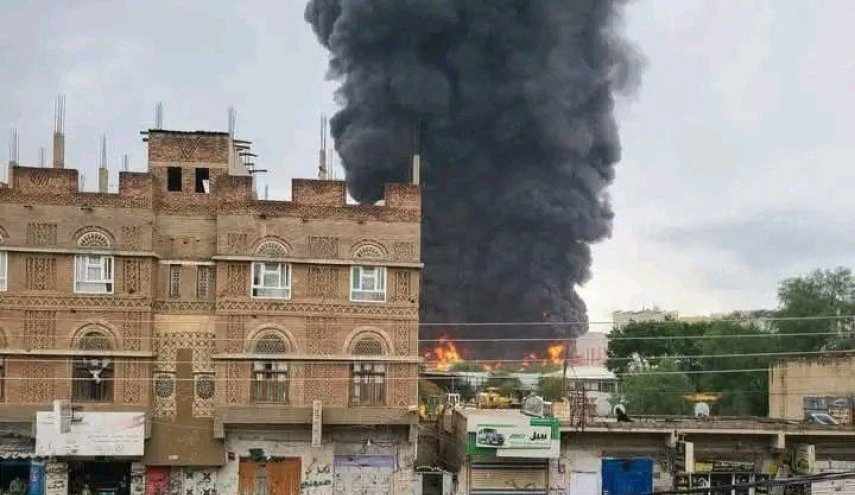 انفجارهای پیاپی در صنعا درپی حمله هوایی و دریایی رژیم صهیونیستی + تصاویر و فیلم
