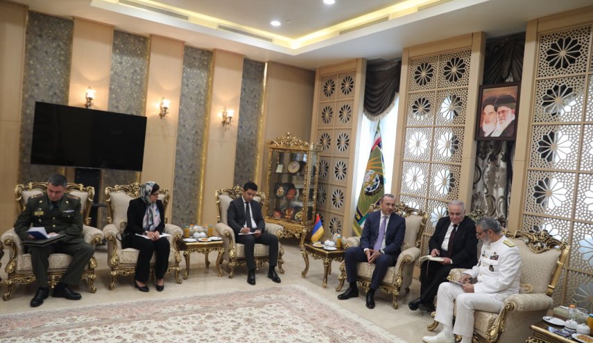 سرلشکر موسوی: حضور قدرت‌های فرامنطقه‌ای عامل نگرانی برای منطقه است
