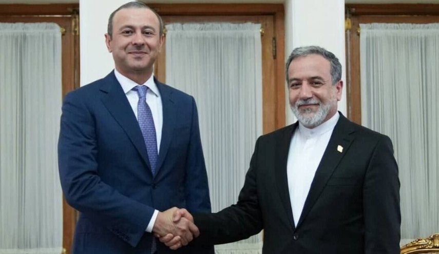 دبیر شورای امنیت ارمنستان با عراقچی دیدار کرد
