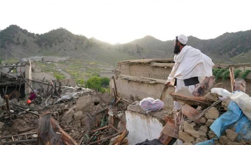 ارتفاع عدد ضحايا زلزال افغانستان إلى800