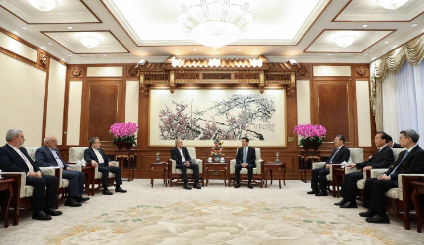 باید در برابر زورگویی کشورهایی که خواهان روابط دوستانه ایران و چین نیستند، ایستادگی کرد