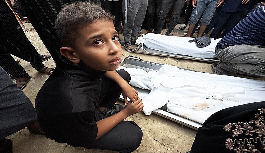 79 شهيدا بنيران وغارات الاحتلال على قطاع غزة يوم الأربعاء