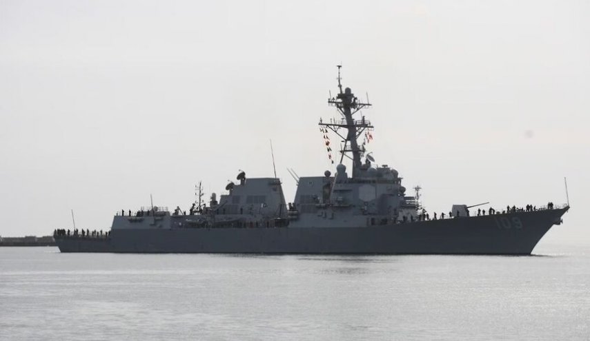 مقاتلتان فنزويليتان تحلقان قرب مدمرة أمريكية قبالة البحر الكاريبي