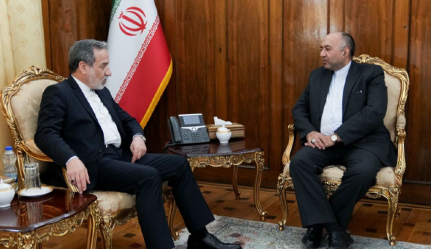 عراقجي يؤكد على تعزيز العلاقات بين إيران والإمارات
