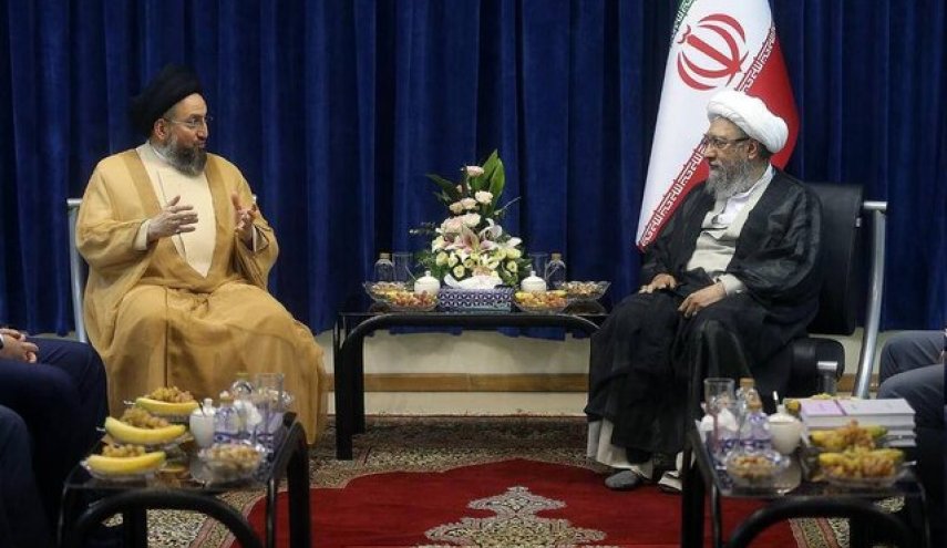 رایزنی سید عمار حکیم و آیت‌الله آملی لاریجانی درباره همکاری‌های دوجانبه و تحولات منطقه
