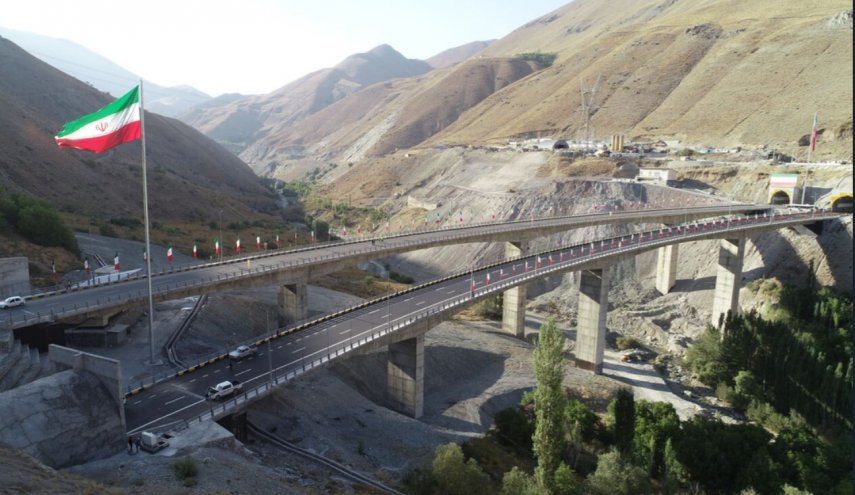 تحفة هندسية إيرانية في المسار الشرقي لطريق طهران–شمال السريع