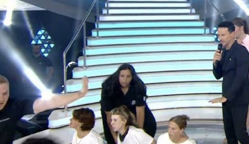 حمله فعالان ضد جنگ به استودیو شبکه ۱۴ رژیم صهیونیستی