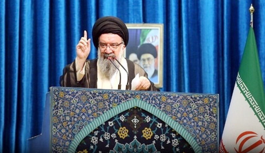 خطيب جمعة طهران يحذر دولا عربية من هجوم اسرائيلي