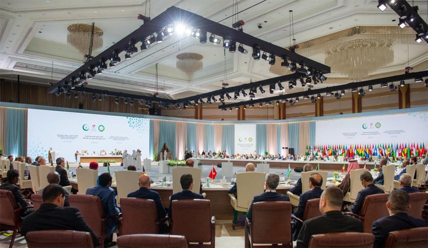 قمة الدوحة تدين بشدة العدوان على قطر: لإيقاف اعتداءات الاحتلال