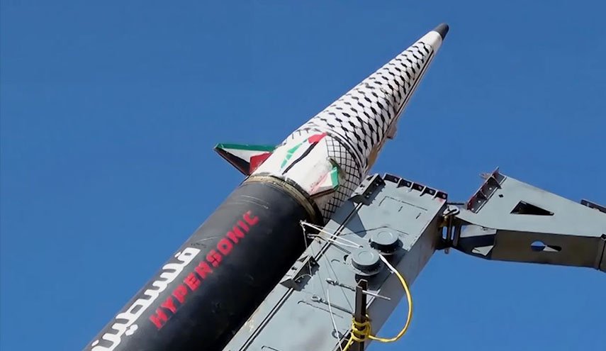 صاروخ يمني يجبر طائرة نتنياهو على الهبوط الاضطراري