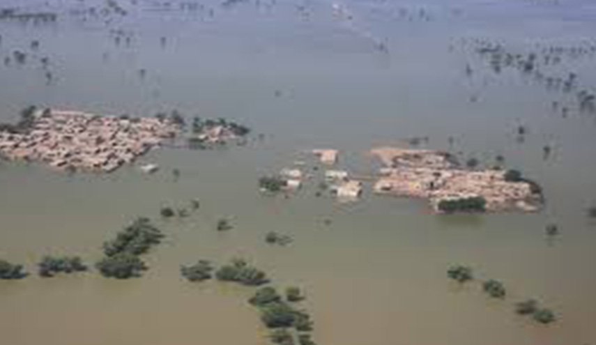 الهلال الأحمر الإيراني يرسل 60 طناً مساعدات لمنكوبي سيول باكستان