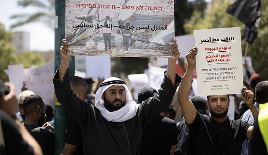 الاحتلال يفرض إجراءات خطيرة لعزل فلسطينيي النقب عن الضفة وغزة