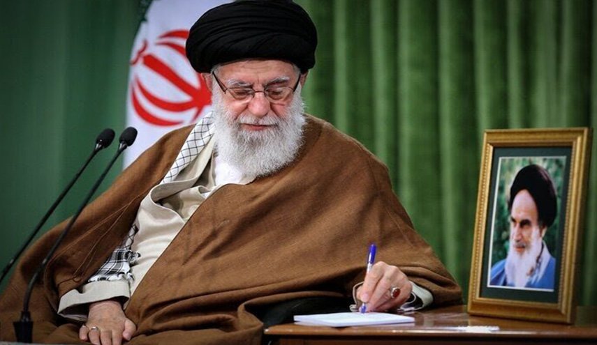 قائد الثورة يهنئ المنتخب الإيراني للمصارعة الرومانية بفوزه ببطولة العالم