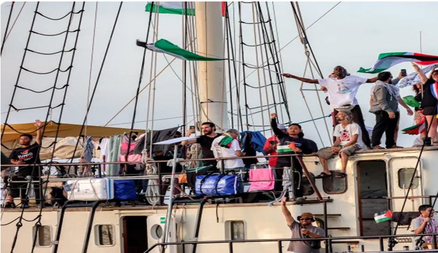 أسطول الصمود يقترب من اليونان و6 أيام للوصول إلى غزة