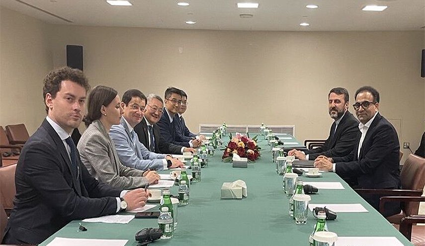 غريب آبادي يتشاور مع سفيري الصين وروسيا حول قرار مجلس الامن2231