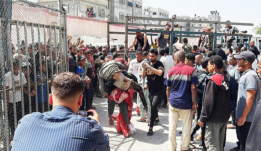 شهداء ومصابون ومفقودون بقصف الاحتلال منزلا بحي الرمال