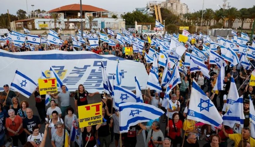 عائلات أسرى الاحتلال يفتحون أبواب الجحيم على نتنياهو