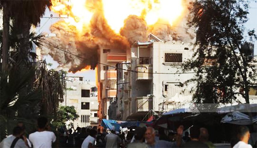 قوات الاحتلال تكثف غاراتها مع كل حديث عن وقف لإطلاق النار