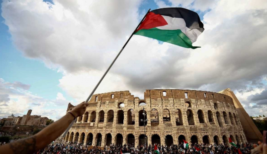 کشتی حامل پرچم رژیم صهیونیستی مجبور به ترک بندر لیورنو ایتالیا شد