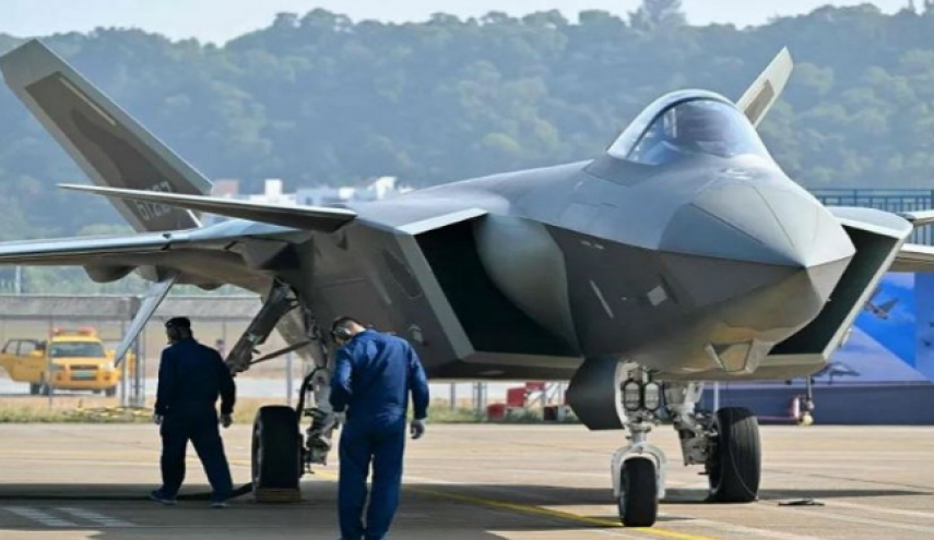 پرواز جنگنده‌های پنهان‌کار چین در بحبوحه تحرکات مشکوک آمریکا در منطقه