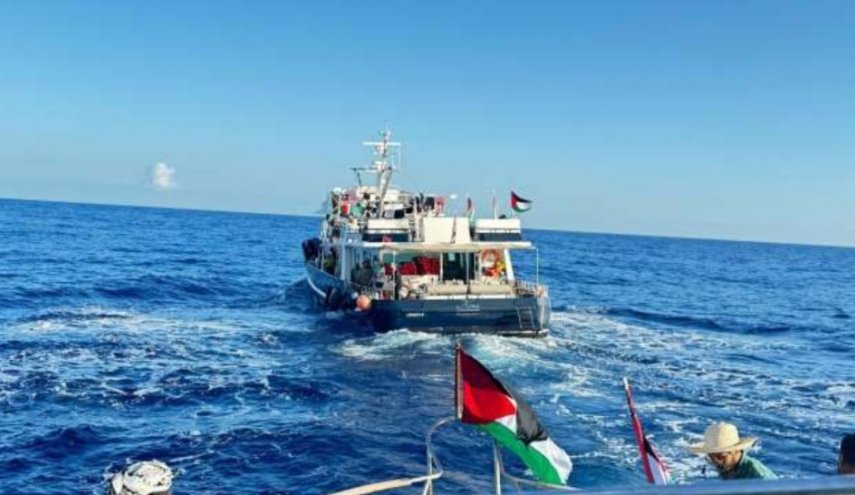 الاحتلال يبدأ بترحيل ناشطين اعتقلهم من سطح 'أسطول الصمود'