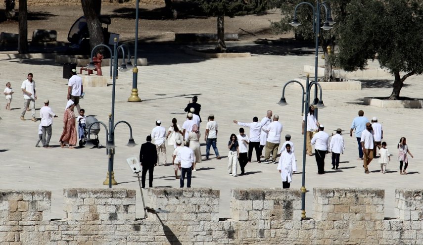 محافظة القدس: اقتحام المستوطنين للأقصى تصعيد خطير لتهويد المسجد