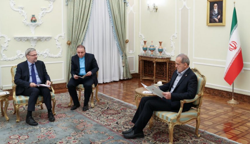 بزشكيان: نسعى دائمًا لتحقيق السلام والأمن الإقليمي 