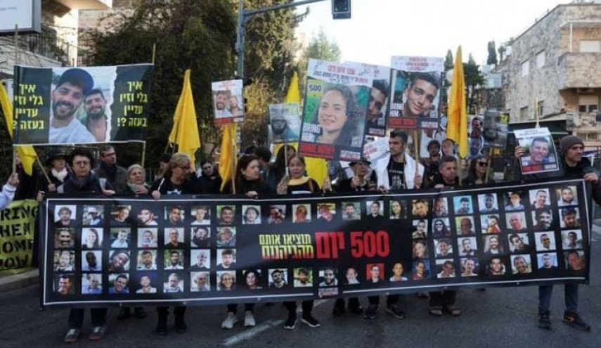 الإعلام العبري: إطلاق سراح الأسرى يبدأ صباح اليوم