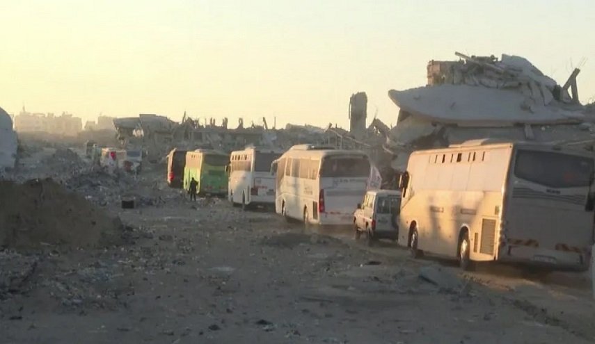 فرایند آزادی 1966 اسیر فلسطینی آغاز شد/ شماری از اسرا وارد رام الله شدند+ فیلم
