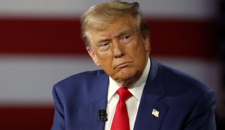  ترامب يكشف تفاصيل اتصال ببوتين عشية استقباله لزيلينسكي
