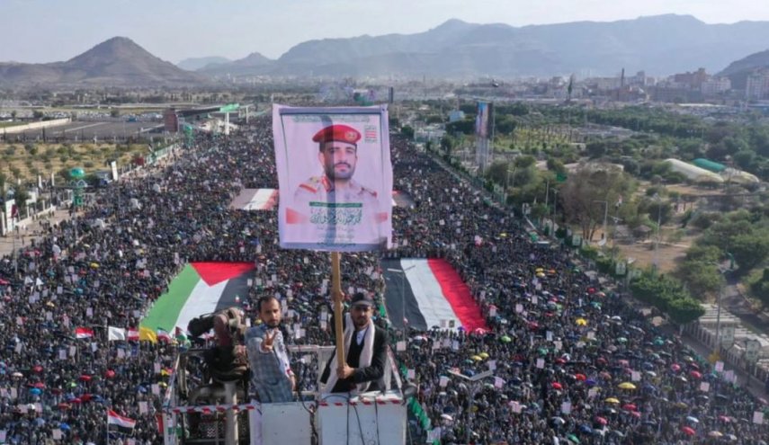 مليونية بصنعاء تجدد العهد للشهداء وتؤكد الجهوزية لنصرة فلسطين