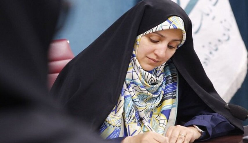 نائب للرئيس الايراني تقدم تهنئة لأفضل مدربة كرة قدم نسائية في آسيا