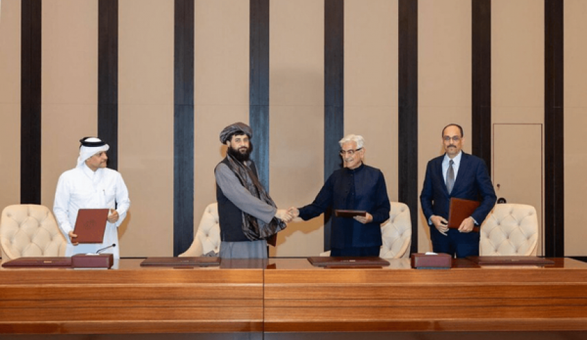 باكستان وأفغانستان تتفقان على وقف فوري لإطلاق النار
