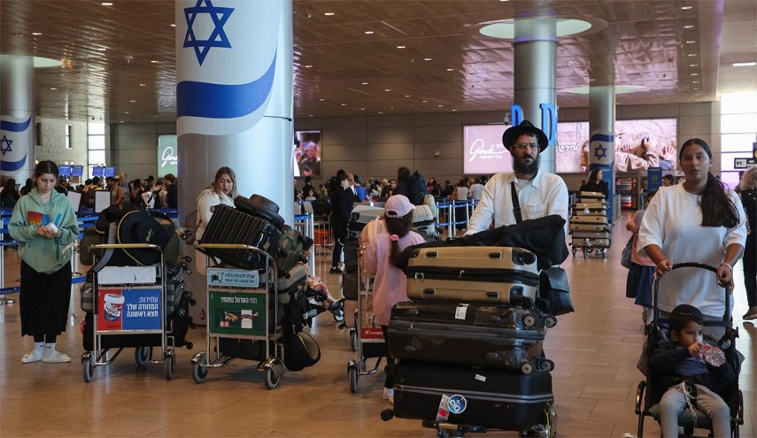 في الاراضي المحتلة..عشرات الآلاف يغادرون وحكومة الاحتلال عاجزة