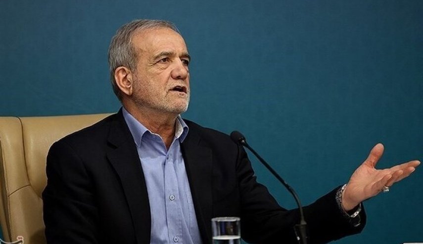 الرئيس الإيراني: يجب ألا نعتمد على مبيعات النفط فقط