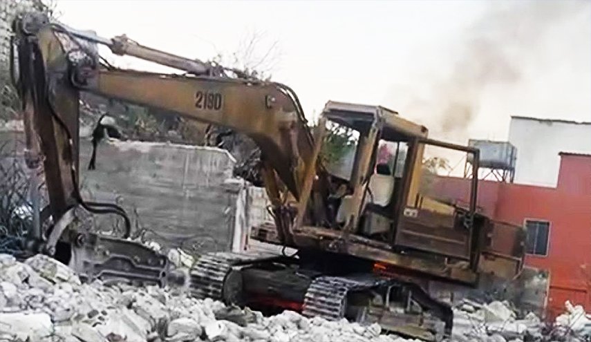 الخروقات الصهيونية متواصلة.. استهداف سيارة في بلدة تول وارتقاء شهيدين