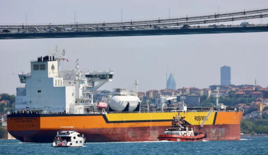 تاثیر کاهش خرید نفت مسکو بر دهلی‌نو در پی عقب‌نشینی بزرگ‌ترین پالایشگاه خصوصی هند
