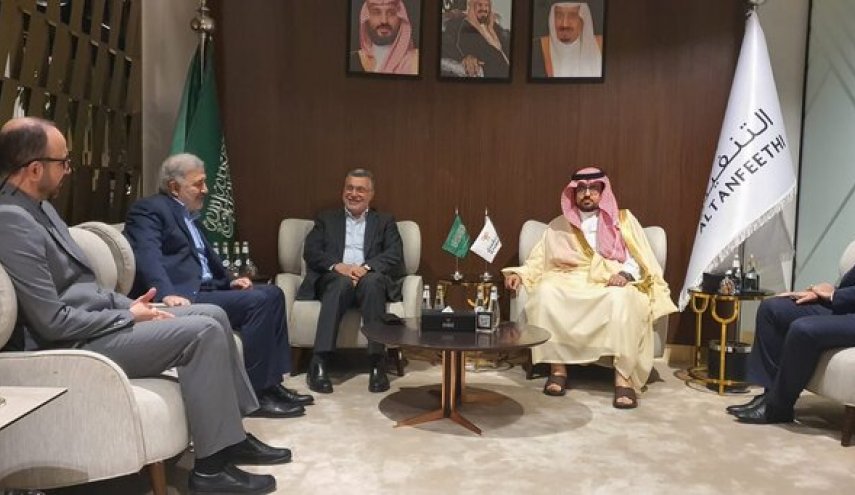 سفر وزیر بهداشت به ریاض برای شرکت در نمایشگاه جهانی سلامت