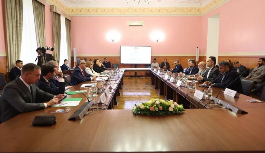 طهران وموسكو عازمتان على تعزيز العلاقات الثقافية والتجارية وتبادل الخبرات
